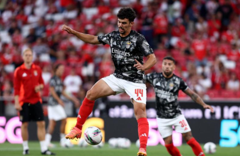 托马斯-阿劳霍与本菲卡续约至2029年，8000万欧解约条款未变