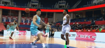 🤙高效爆发！胡金秋15中10独砍26分11篮板7助攻