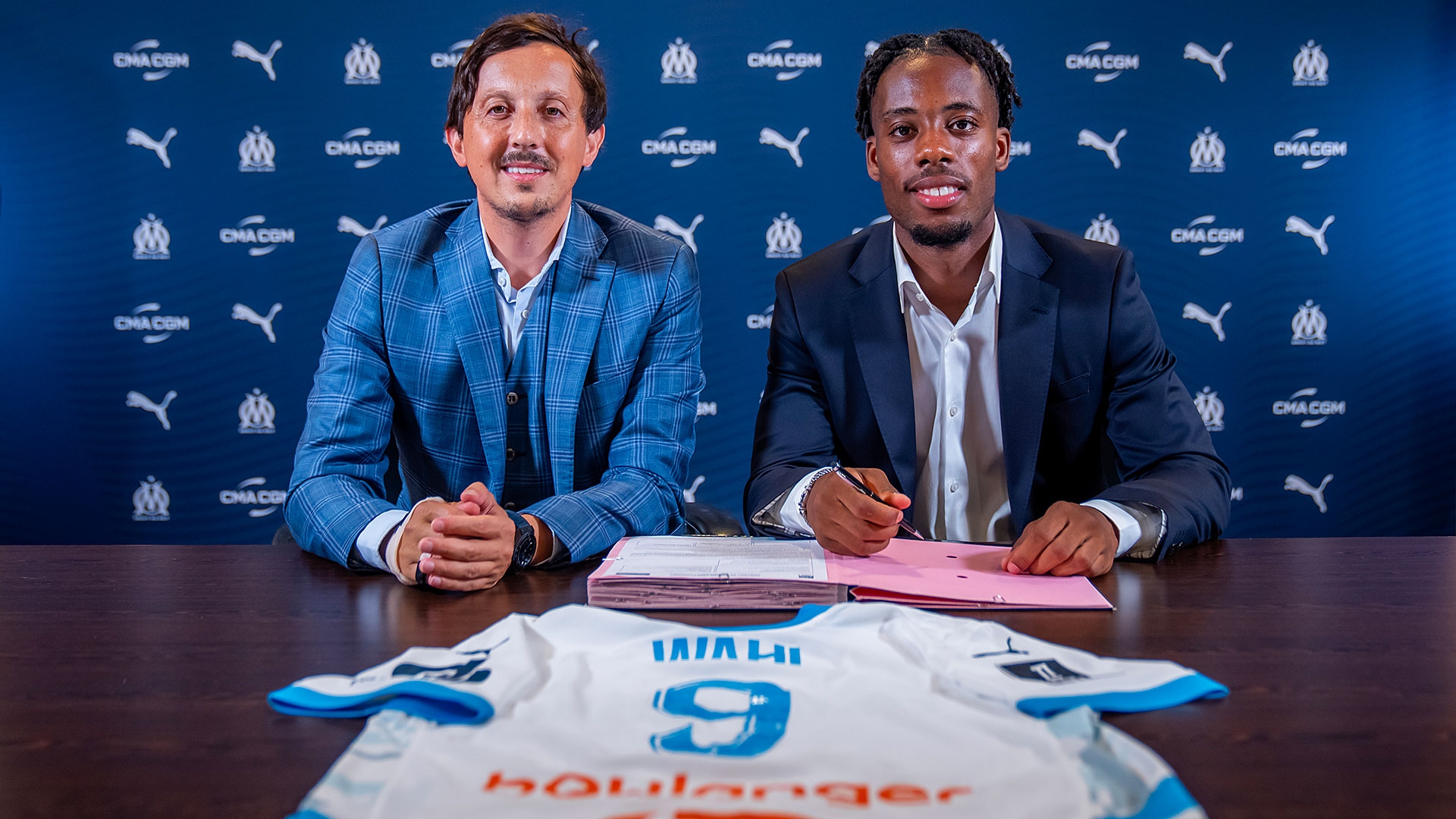 记者:法兰克福签瓦希基本达成一致,将在几天后正式加盟