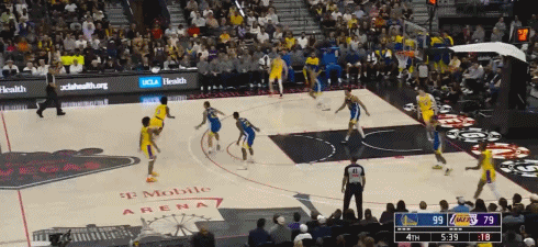 👀布朗尼今日出战9分钟5中1砍2分1板 4场季前赛合计16中2得到4分4板1助5失误