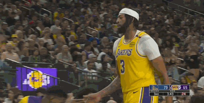 🔥发挥出色打卡下班！浓眉三节14中10 砍下24分12板