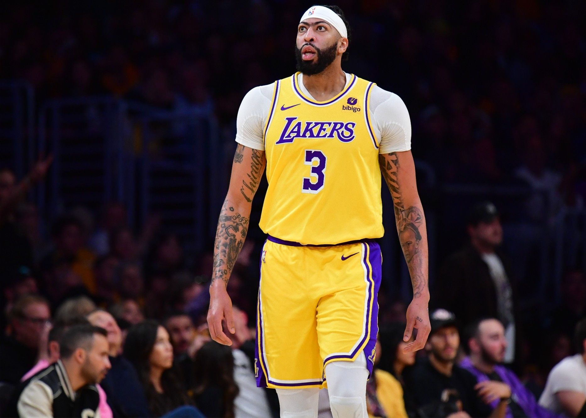 戴维斯赛后主动揽责：如果我表现更好，自然能带动队友打得更好